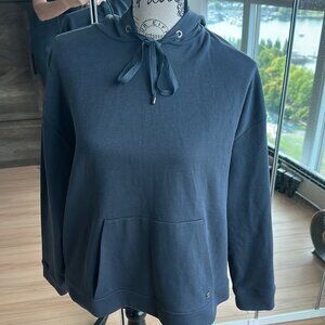💙 A blue/grey Massimo Dutti hoodie NWOT💙